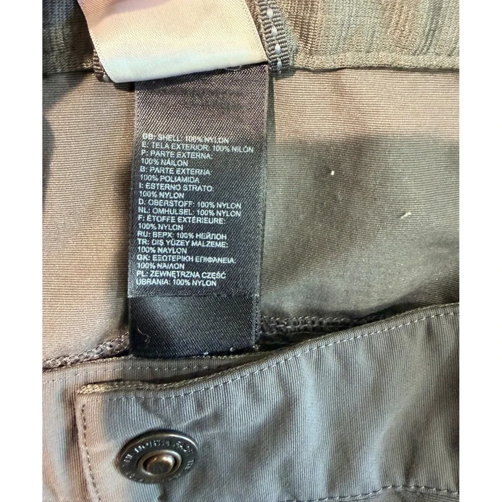 The North Face Mens‎ Gray Nylon Hiking Cargo Shorts Size XL Regular Outdoor